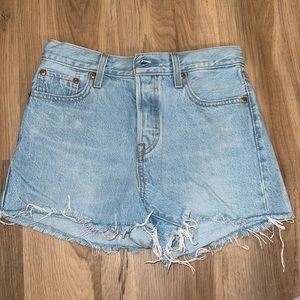 Levi’s Wedgie Short size 26
